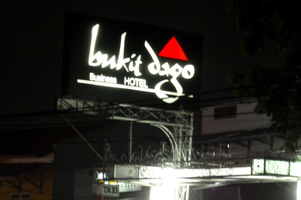 Bukit Dago Hotel บันดุง ภายนอก รูปภาพ